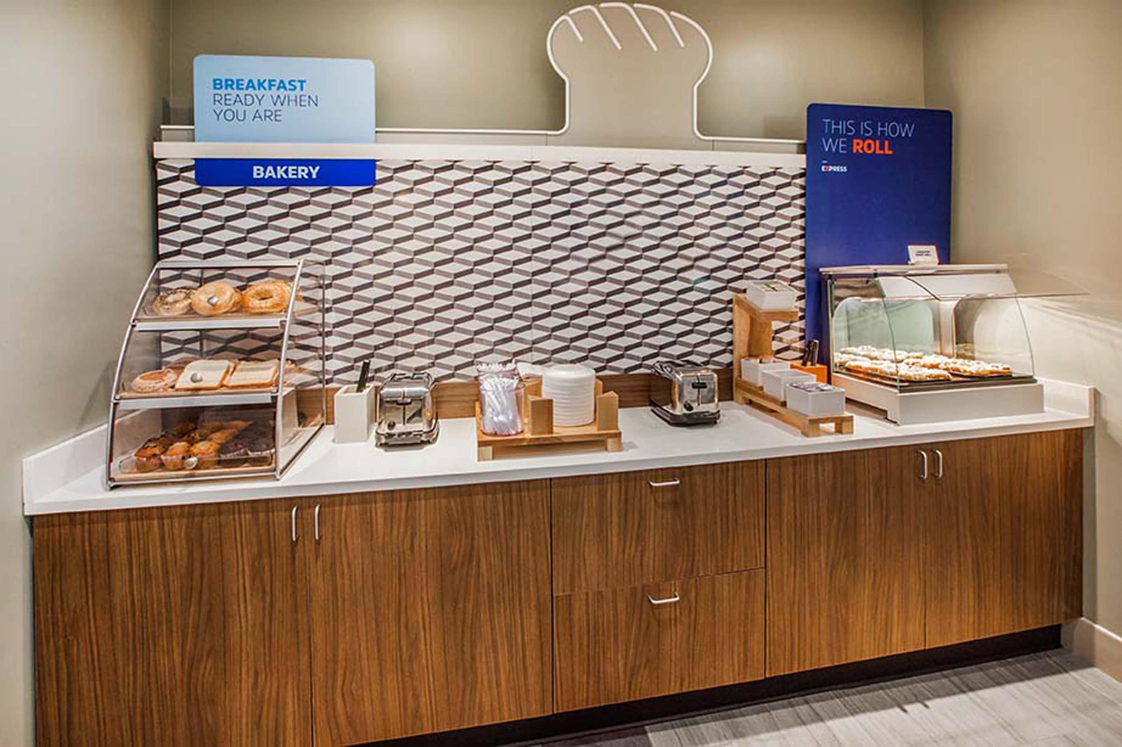 Holiday Inn Express & Suites Alpharetta By Ihg Екстер'єр фото